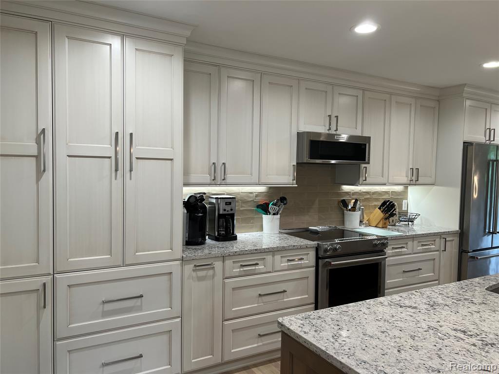 5250 Bronco Drive, Clarkston, MI — Photo 11