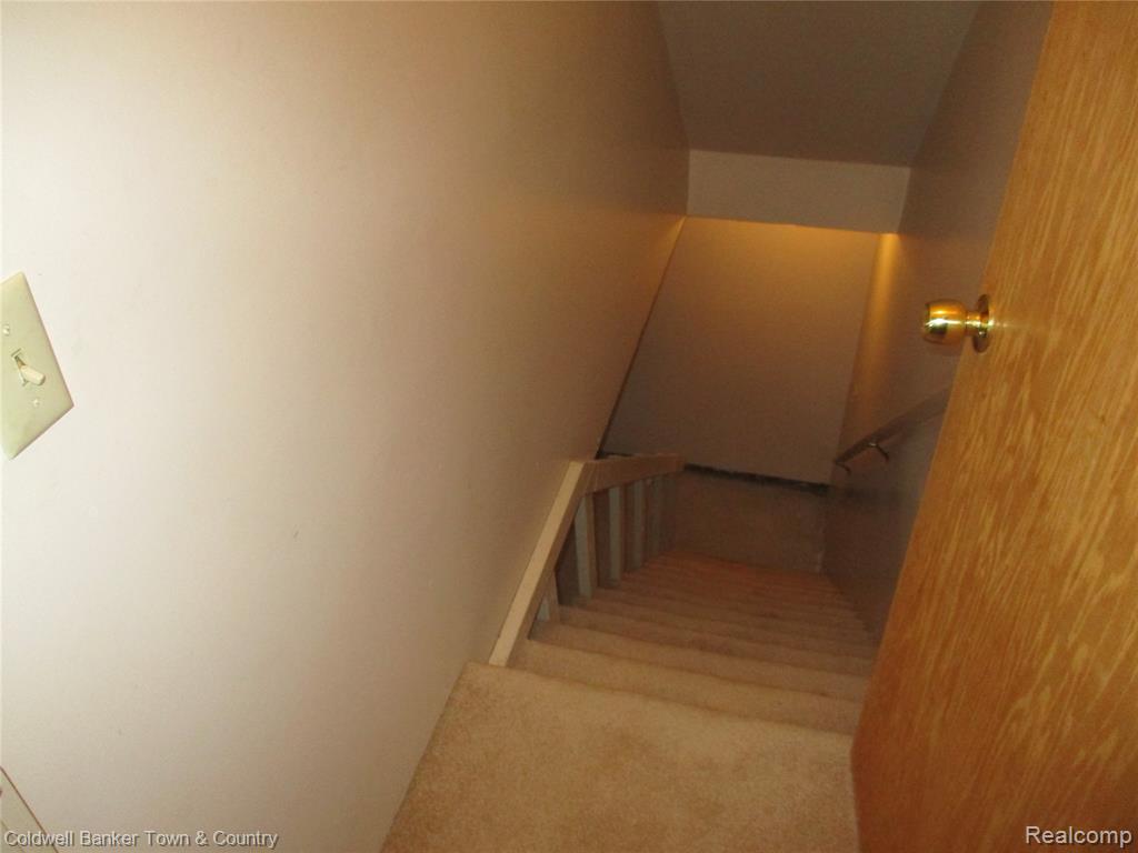9102 Lake Crest Drive, Whitmore Lake, MI 48189 — Photo 35