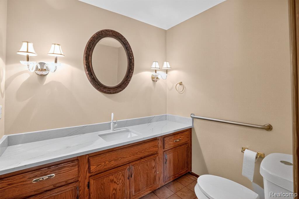 48342 Lake Valley Drive, Shelby Twp, MI 48317 — Photo 17
