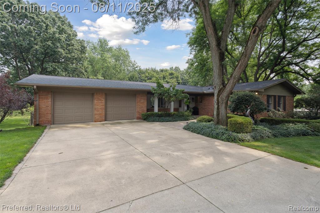 562 Burns Road, Milford, MI 48381 — Photo 2