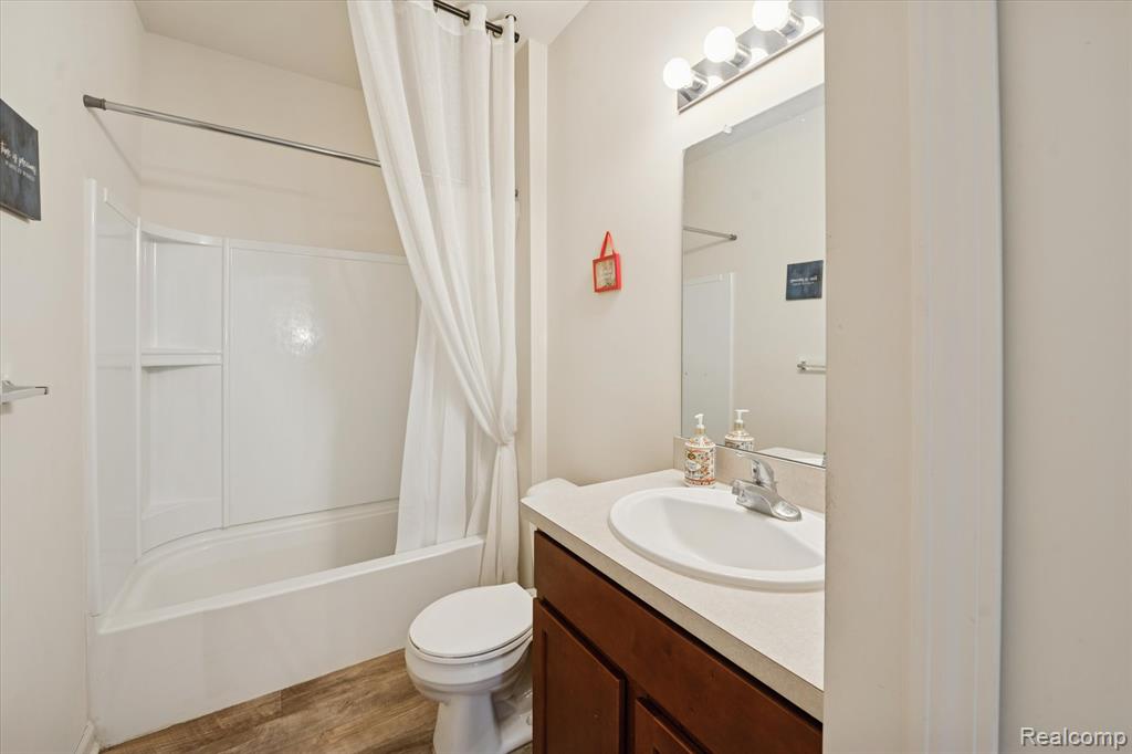 10028 RIDGE RUN Street, 10, Howell, MI 48855 — Photo 17