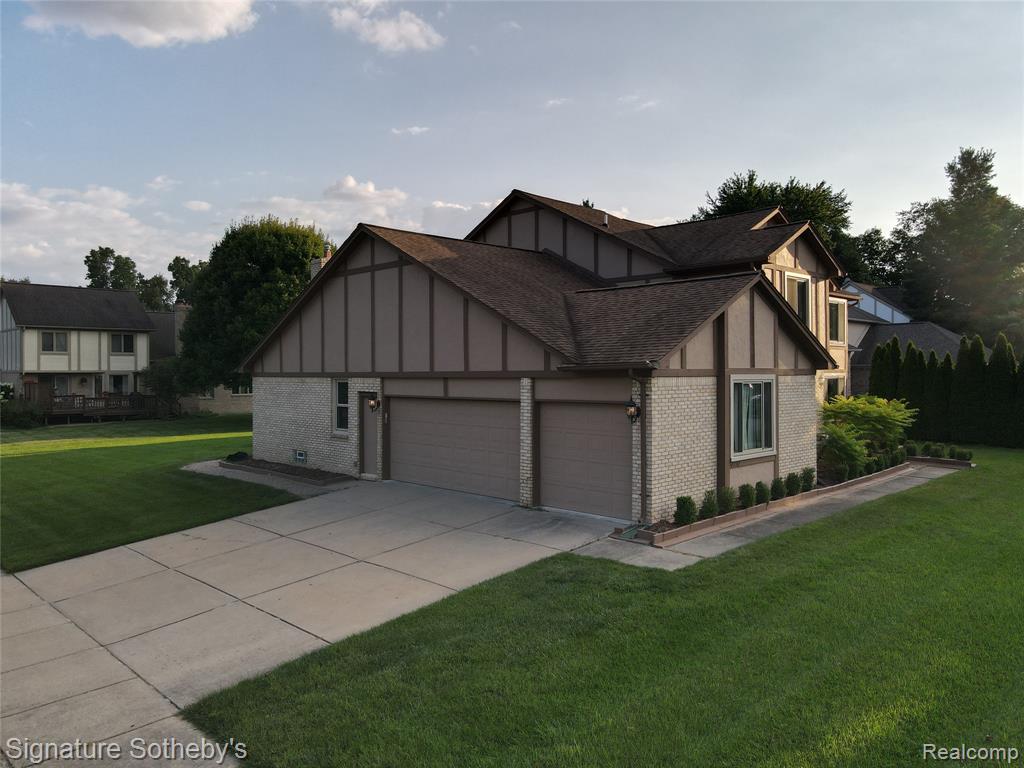 6710 WESTPOINTE Drive, Troy, MI 48085 — Photo 4