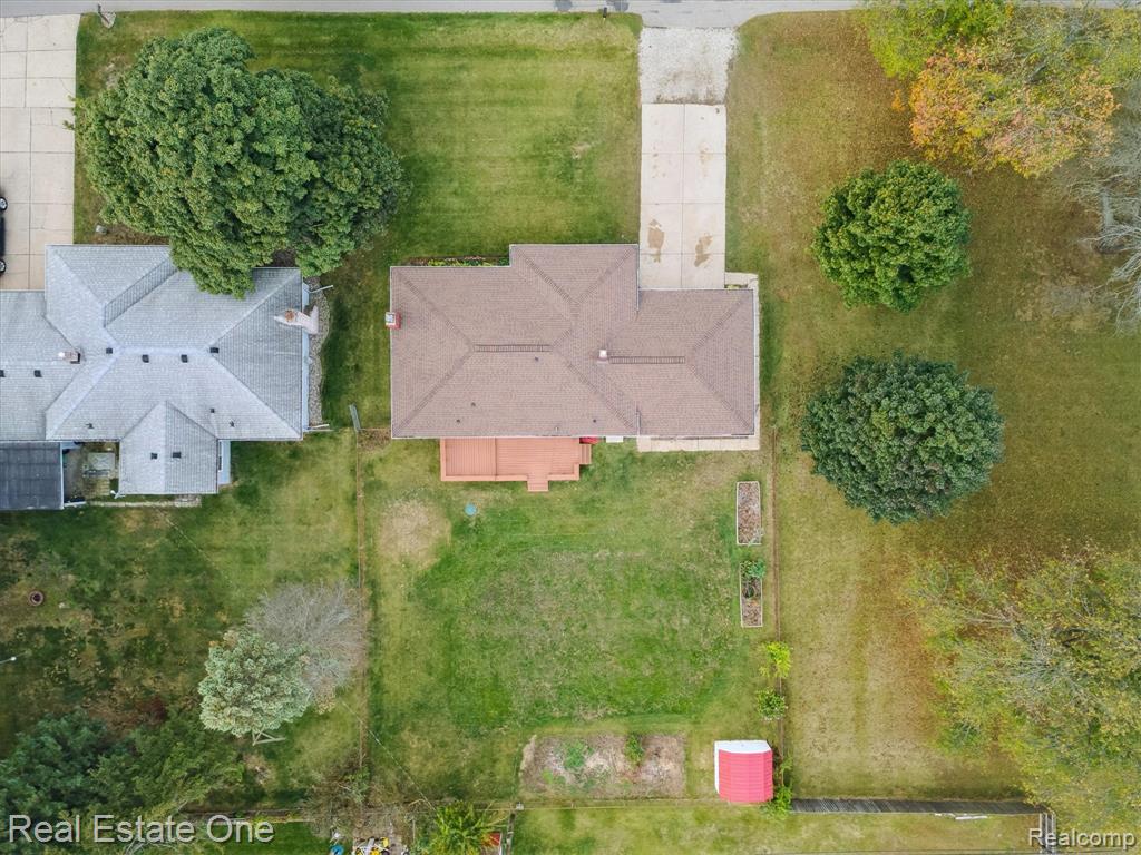 2436 Woodlawn Street, Wolverine Lake, MI 48390 — Photo 56