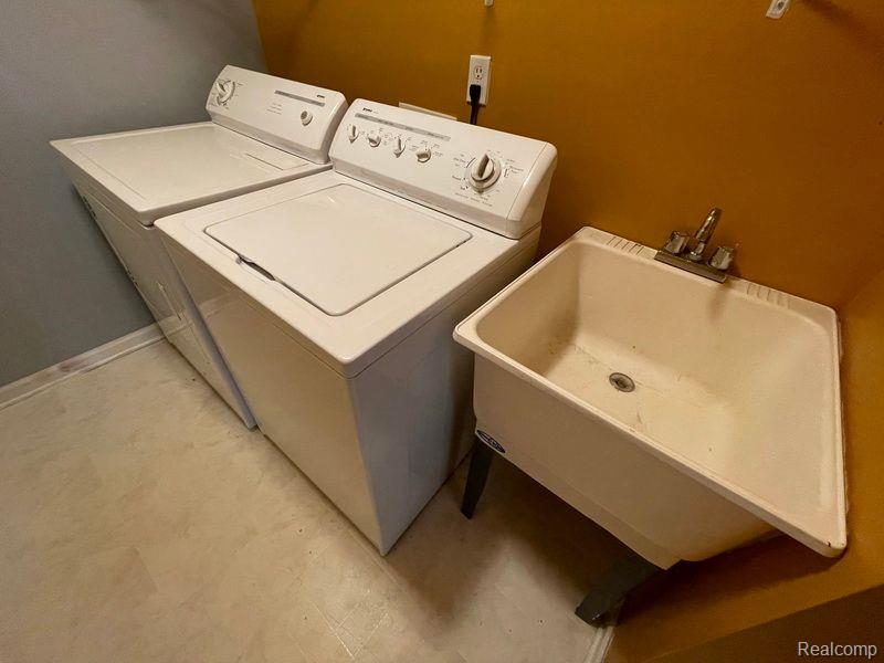 45538 WARWICK Drive, Macomb, MI 48044 — Photo 12