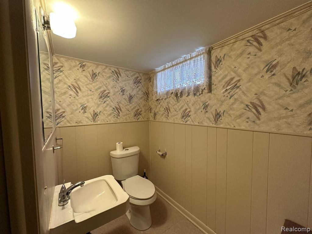431 N DENWOOD Street, Dearborn, MI 48128 — Photo 14