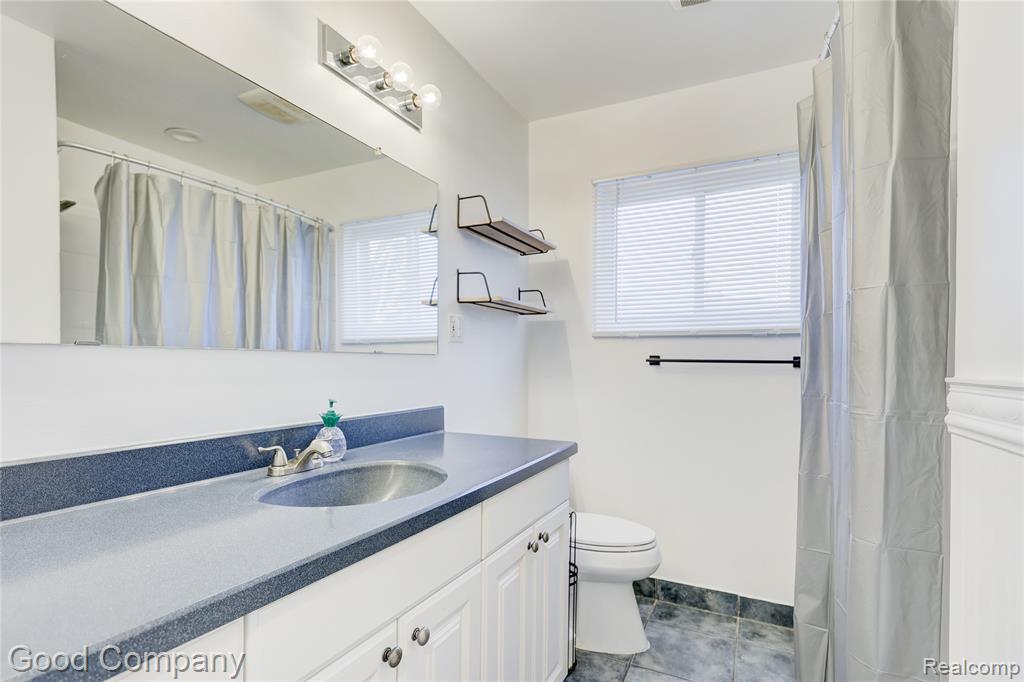 1303 Sycamore Drive, Rochester Hills, MI 48307 — Photo 21