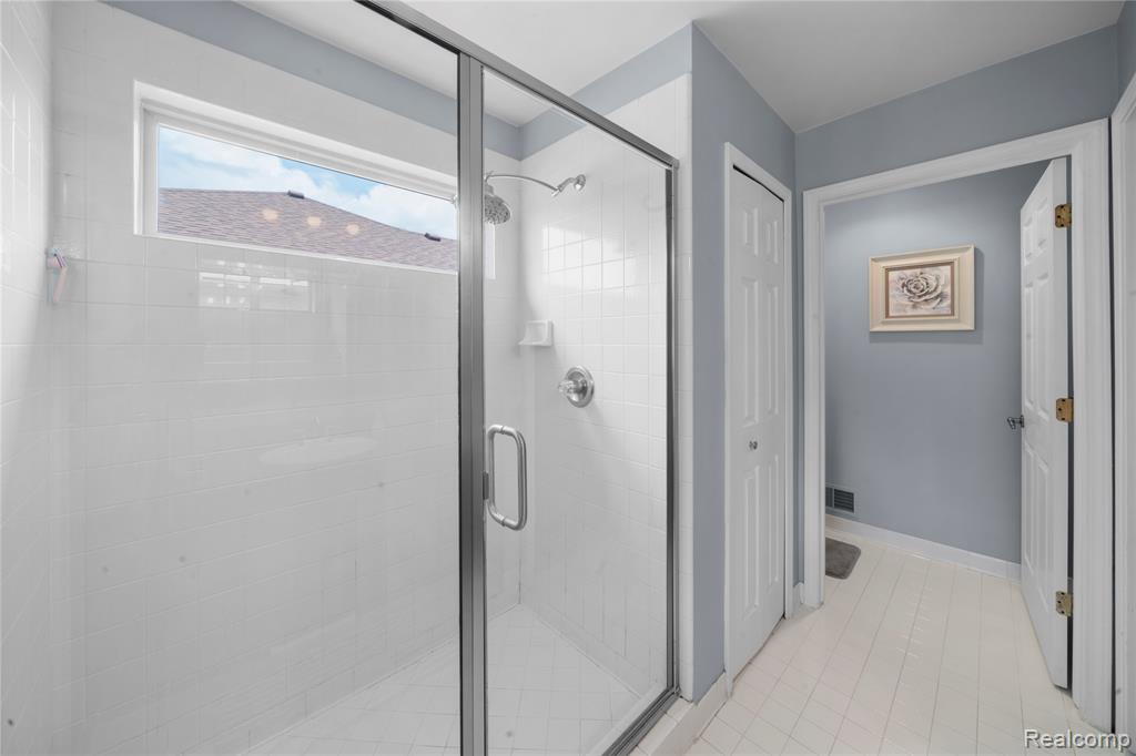46173 Rocker Drive, Macomb, MI 48044 — Photo 12