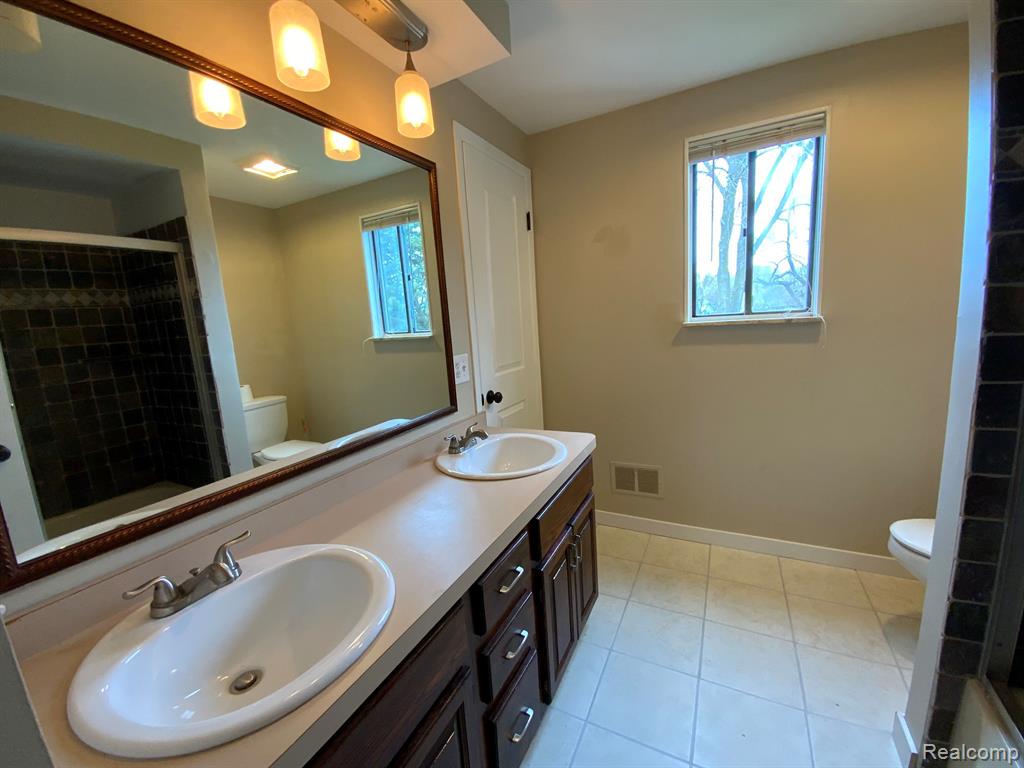 4544 HILLVIEW Shores, Clarkston, MI 48348 — Photo 18
