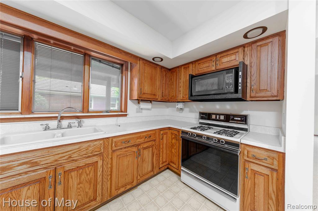 12080 Belleville Road, Belleville, MI 48111 — Photo 7