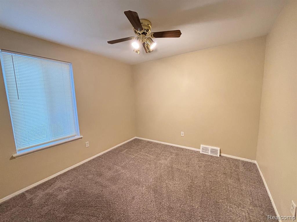 7591 PAIGE Avenue, Warren, MI 48091 — Photo 7