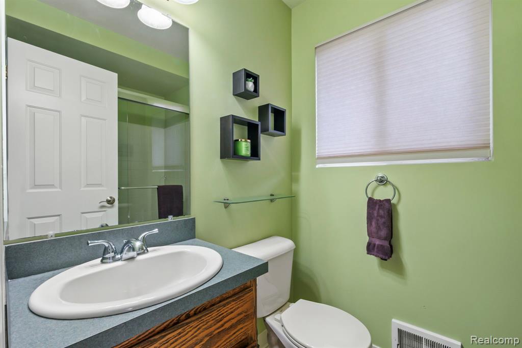 49248 Berkshire Drive, Chesterfield, MI 48047 — Photo 37