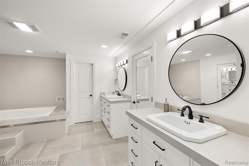 7515 Hiddenbrook Lane, Bloomfield Hills, MI 48301 — Photo 50