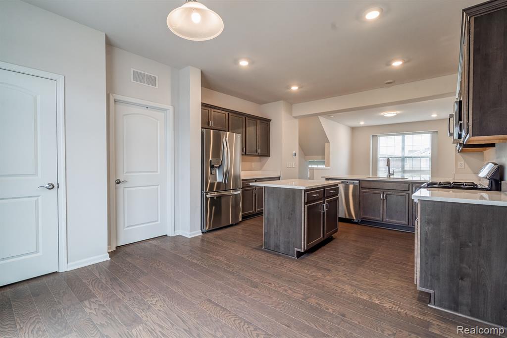 49791 LANTERN Way, Canton, MI 48188 — Photo 3
