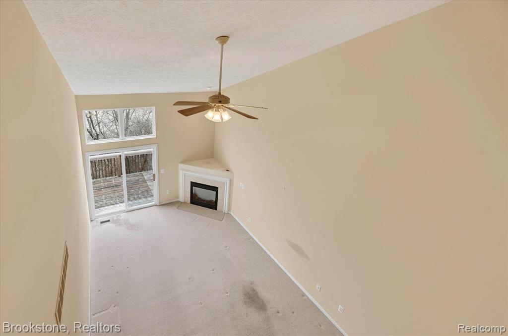 986 Spirea, 44, Howell, MI 48843 — Photo 22