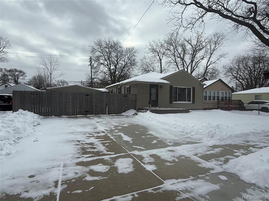 411 W Woodruff Avenue, Hazel Park, MI 48030 — Photo 2