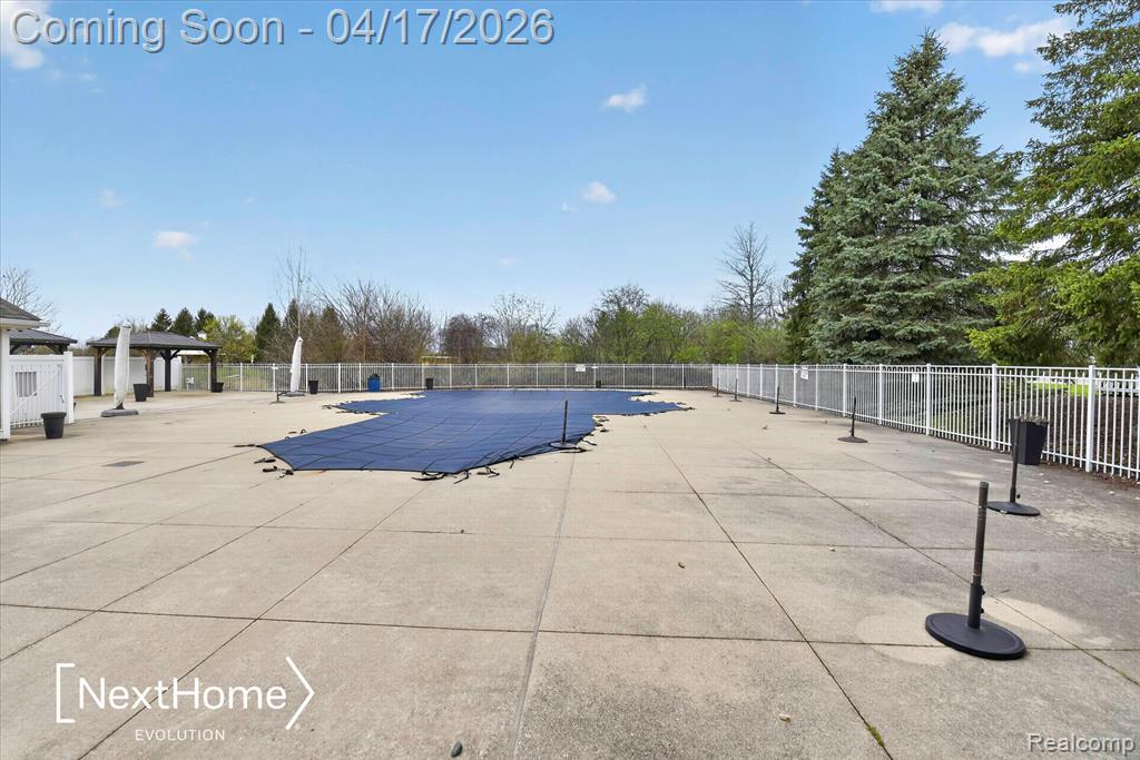 321 Oxford Court, Belleville, MI 48111 — Photo 56