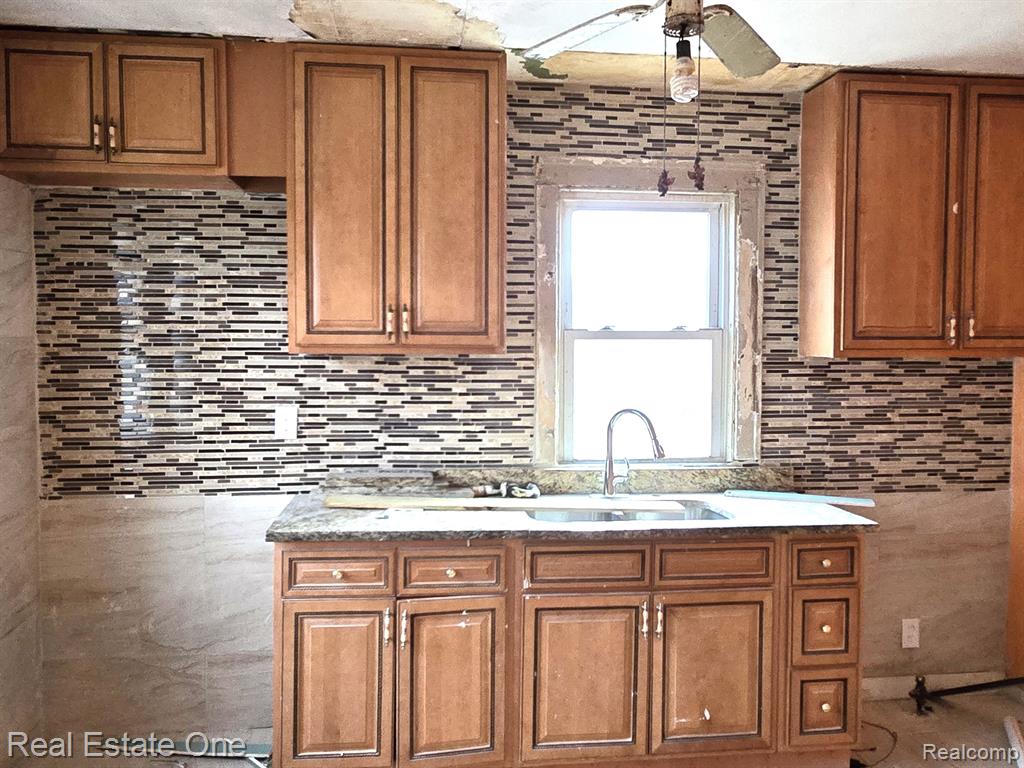 10259 W FORT Street, Detroit, MI 48209 — Photo 6