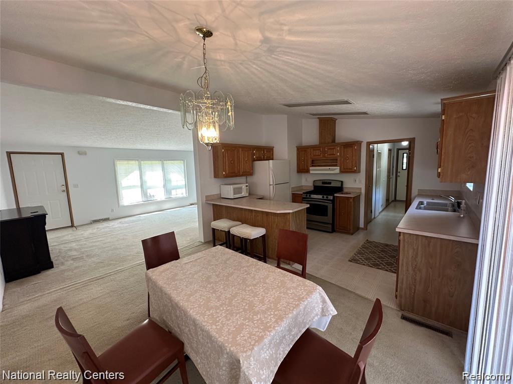 8049 Mckinley Road, Clay, MI 48001 — Photo 10