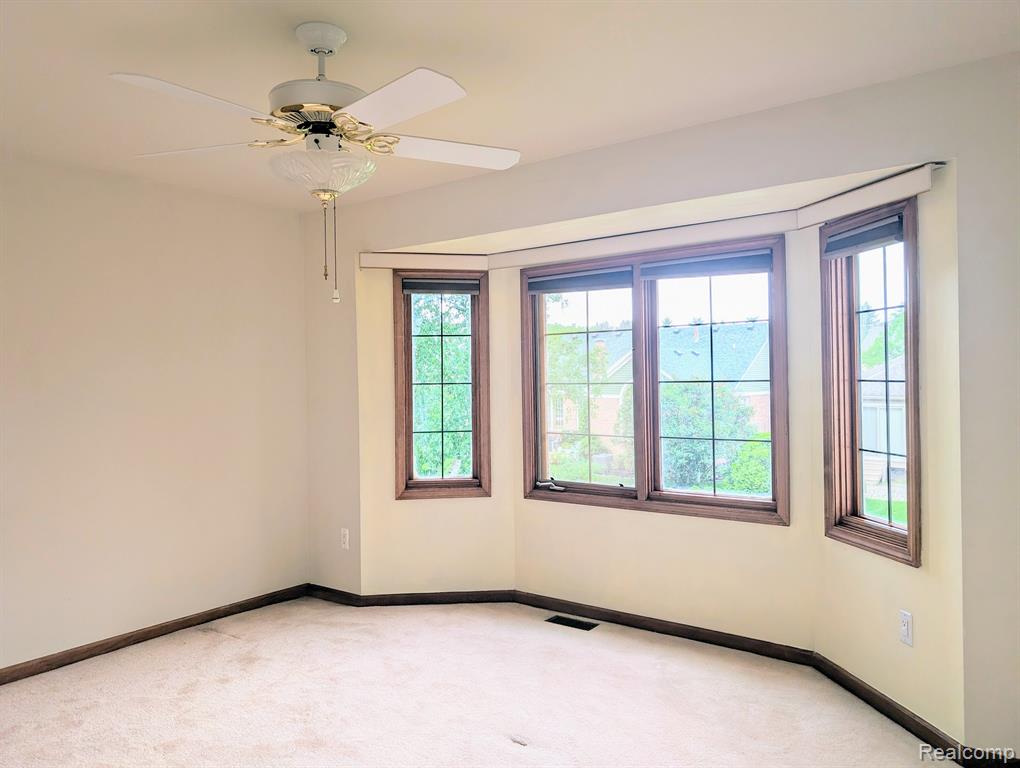 421 Buttercup Drive, Rochester Hills, MI 48307 — Photo 12