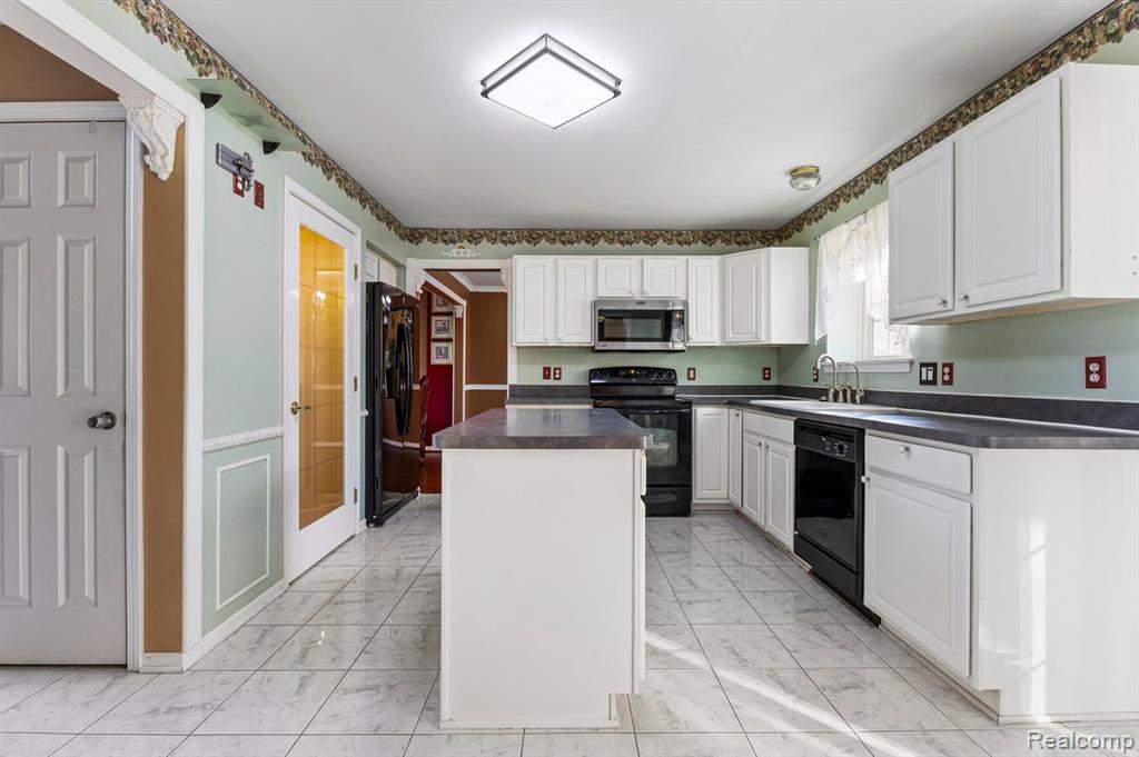 8886 Stonebridge Court, Van Buren, MI 48111 — Photo 3