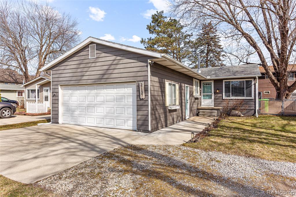 37137 Jefferson Avenue, MI — Photo 2