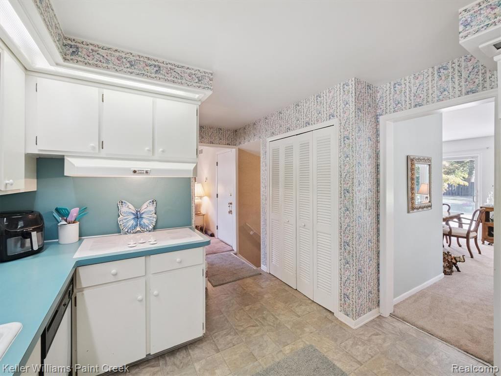 952 Dursley Road, Bloomfield Hills, MI 48304 — Photo 23