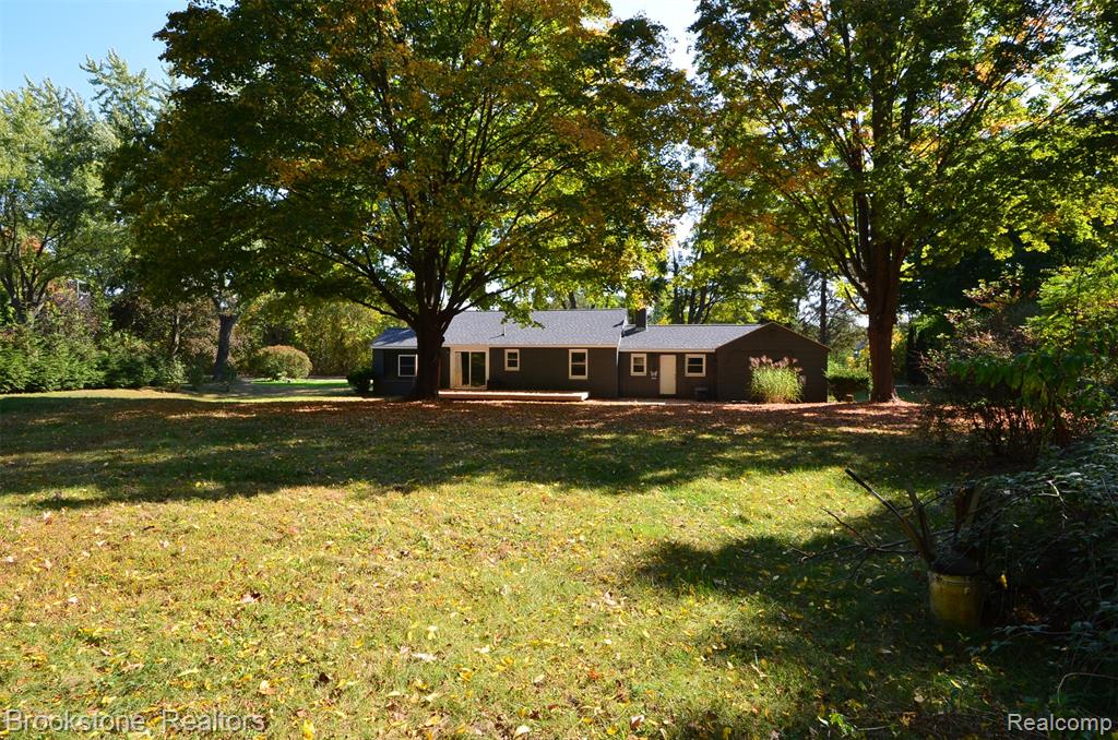 7565 Old Pond Drive, Clarkston, MI 48348 — Photo 5