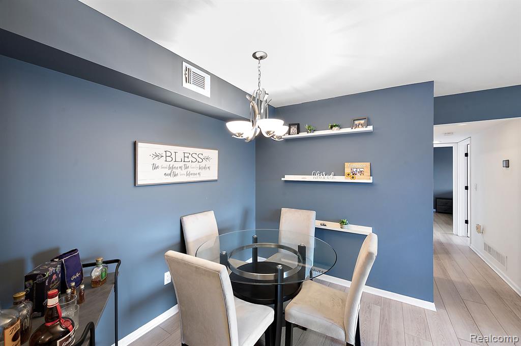 243 Pinewood Circle, Plymouth, MI 48170 — Photo 17