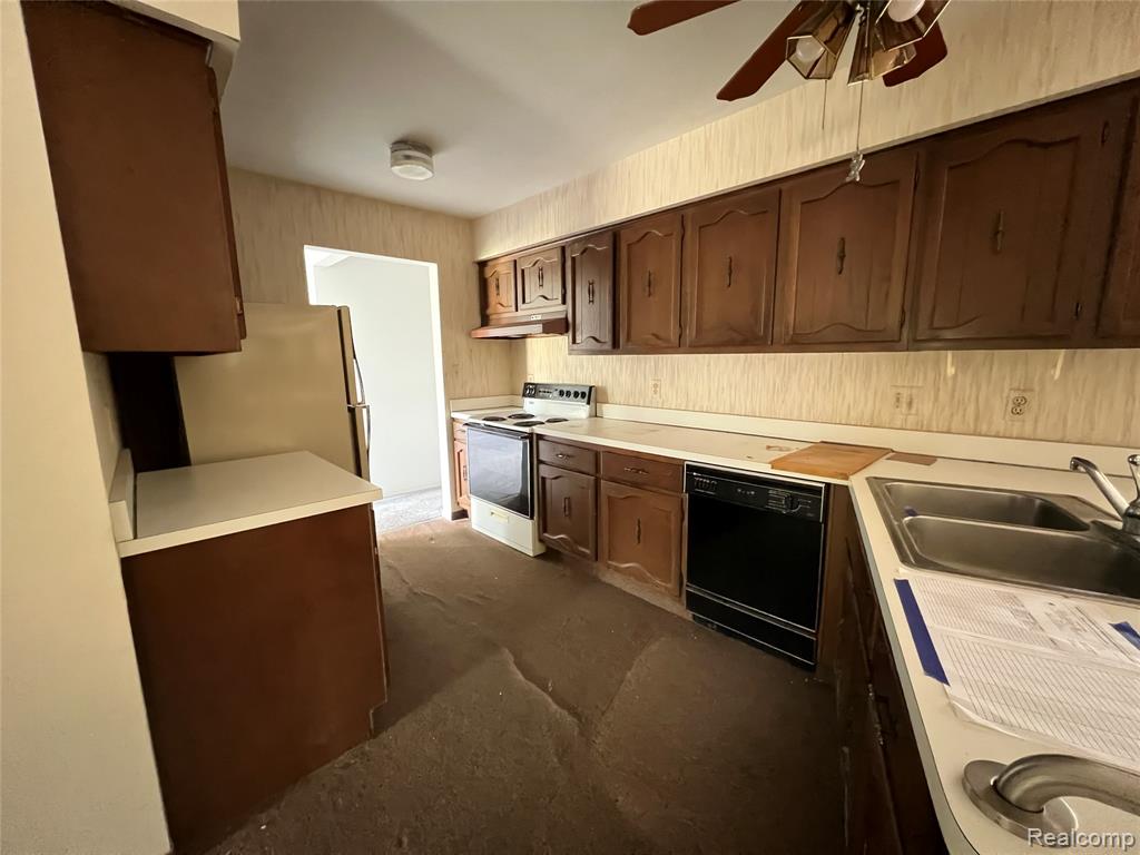 4136 Ironside Drive, Waterford, MI 48329 — Photo 6