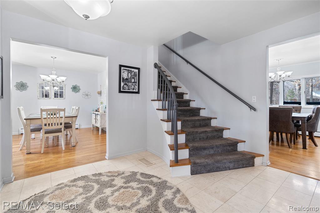 5401 S Sycamore Drive, Burton, MI 48509 — Photo 24