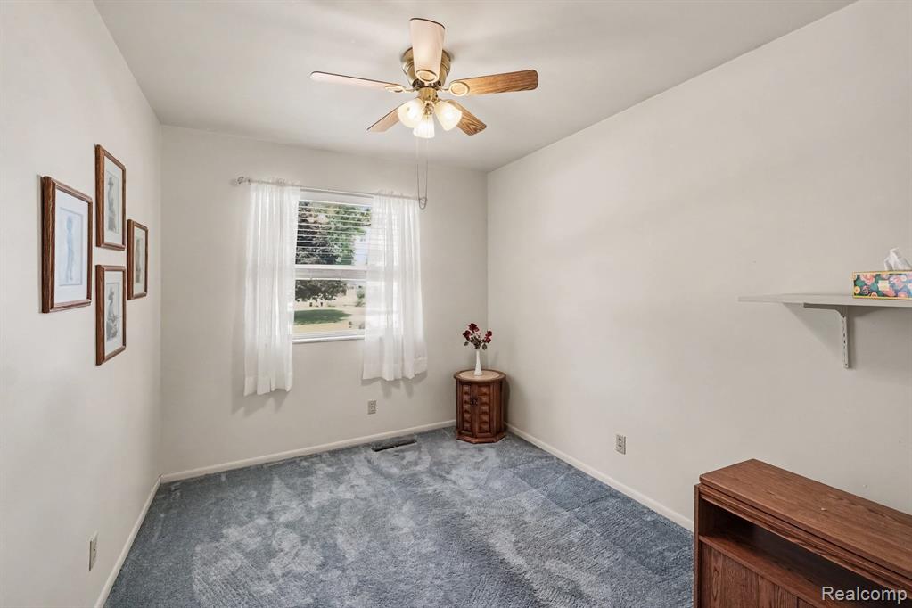 7083 Fairgrove Drive, Swartz Creek, MI 48473 — Photo 17