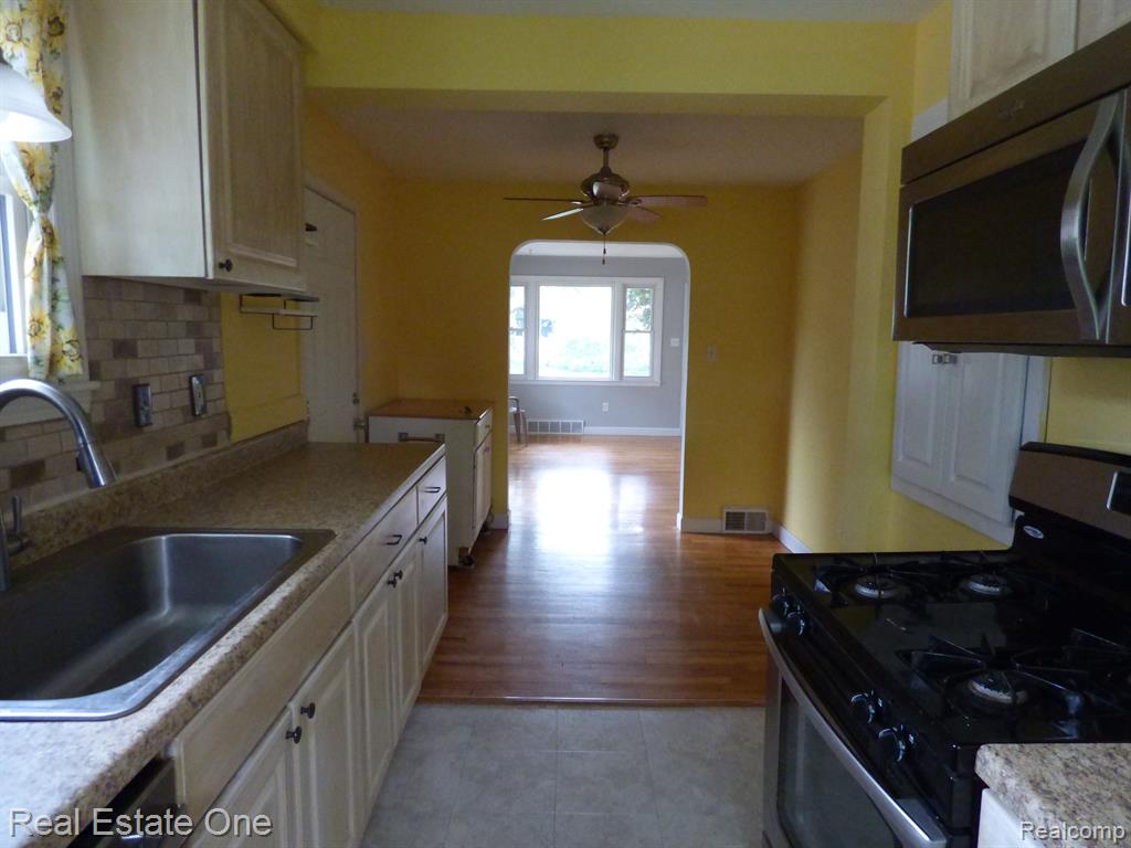 440 2ND Street, South Lyon, MI 48178 — Photo 5