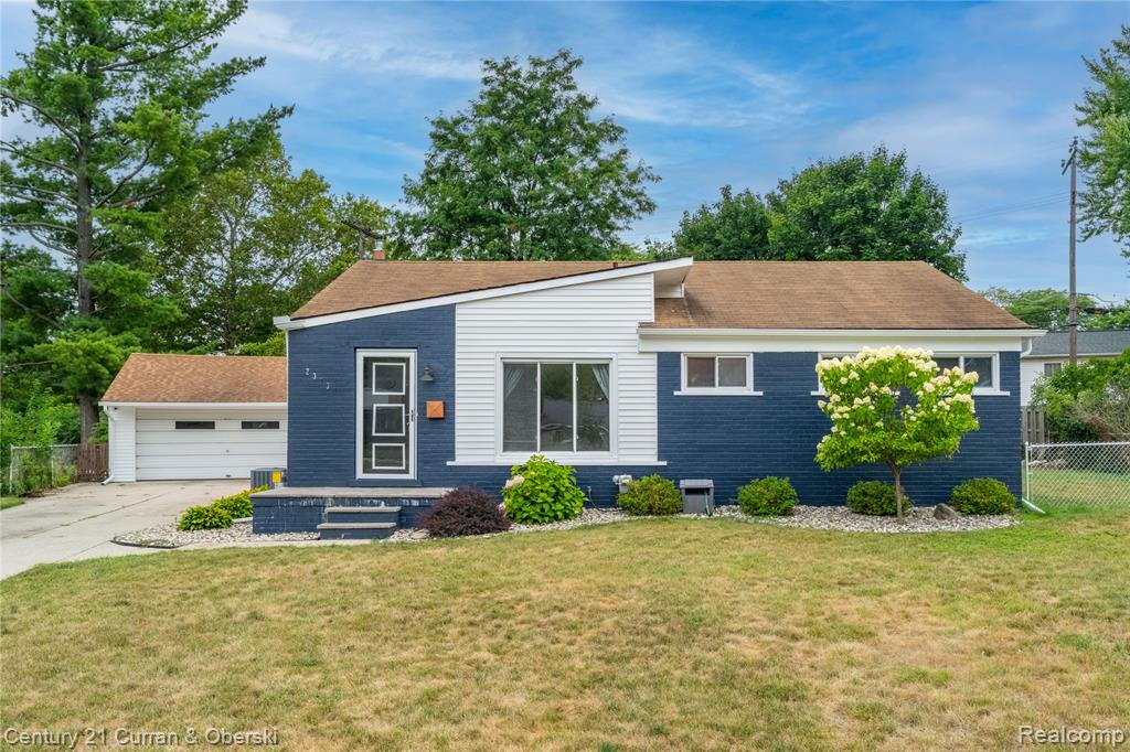 23731 Ely Court, Farmington, MI 48336