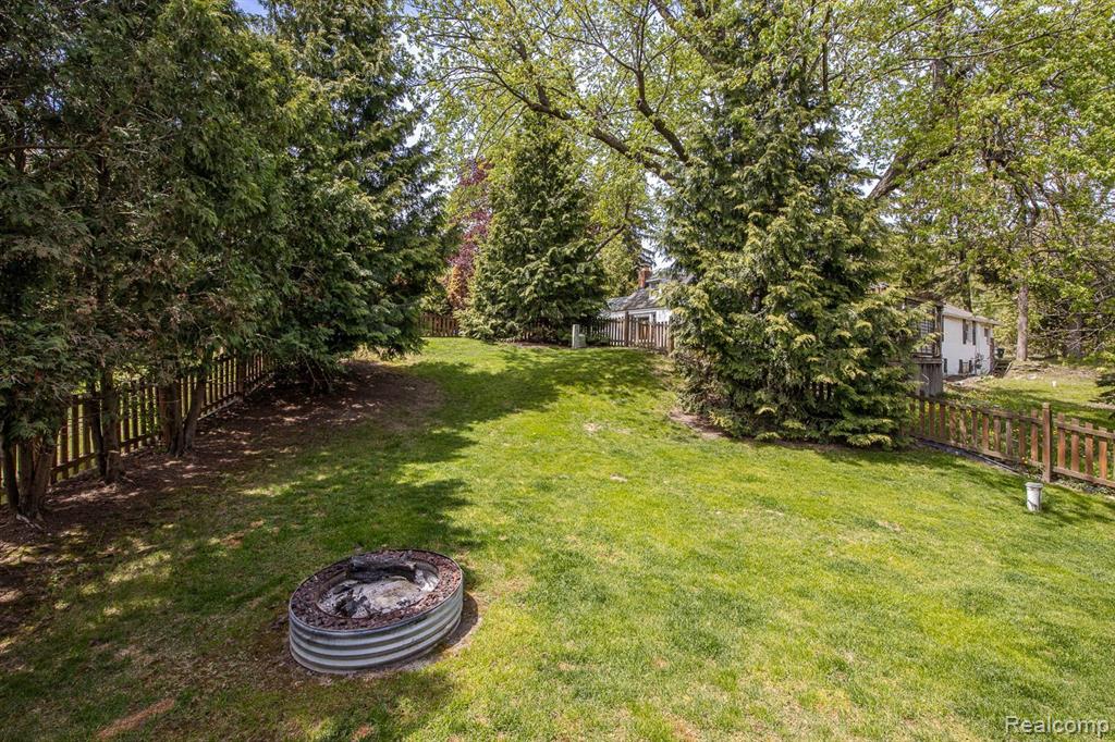 880 Frank Road, Lake Orion, MI 48362 — Photo 42