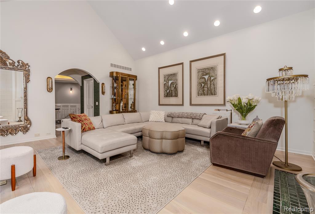 4054 Cranbrook Court, Bloomfield Hills, MI 48301 — Photo 10