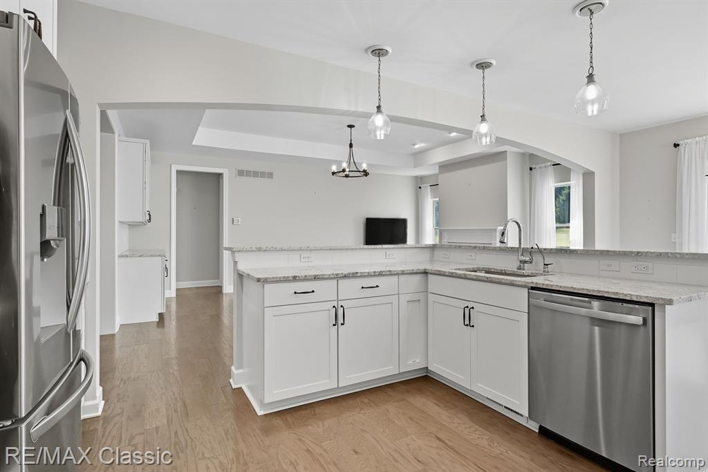 24530 Pinnacle Circle, 25, South Lyon, MI 48178 — Photo 9