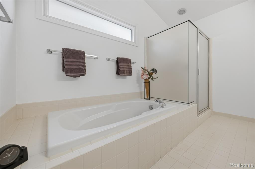6670 Copper Creek Dr W, Washington, MI — Photo 27