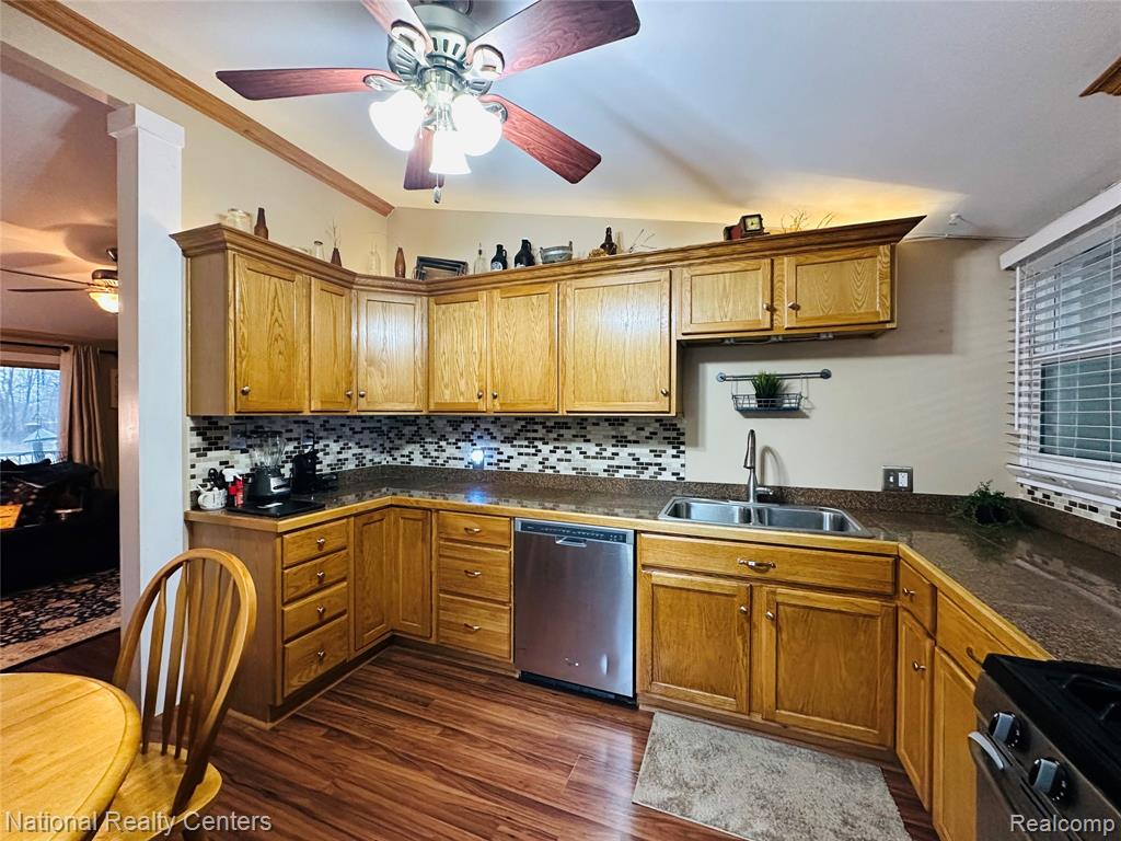 10461 9 Mile Road, Whitmore Lake, MI 48189 — Photo 12