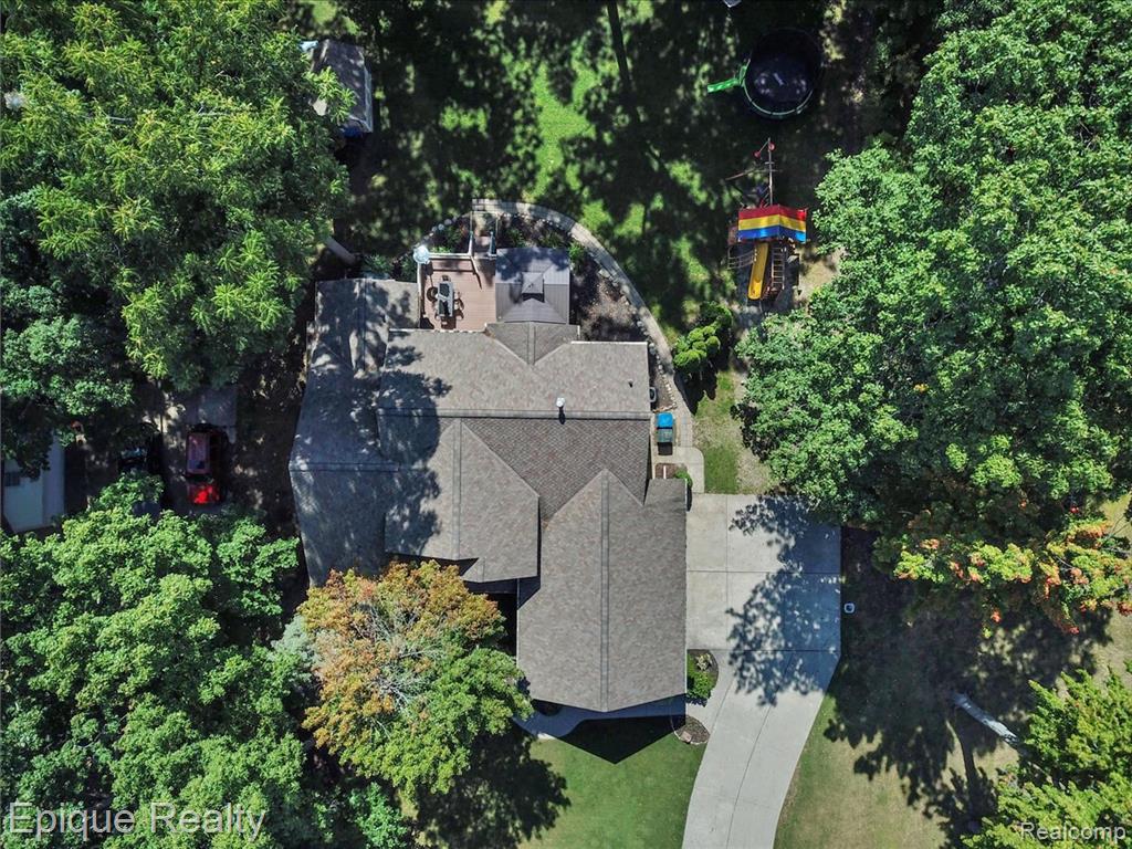 9446 Fair Oaks Drive, Goodrich Vlg, MI — Photo 29