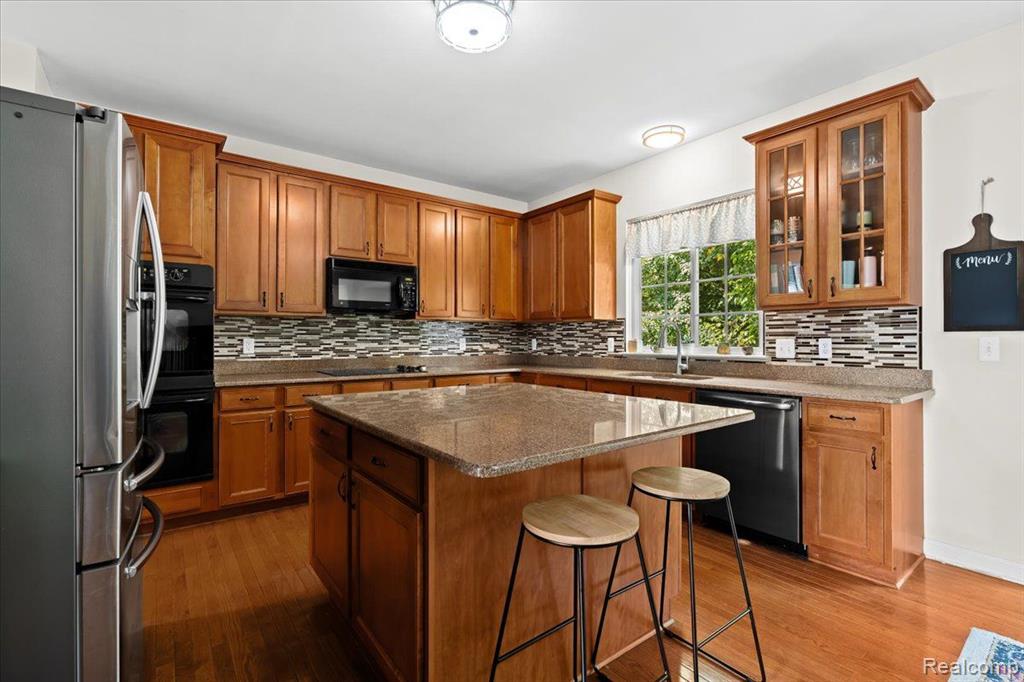 16401 LINCOLN Drive, Northville, MI 48168 — Photo 18