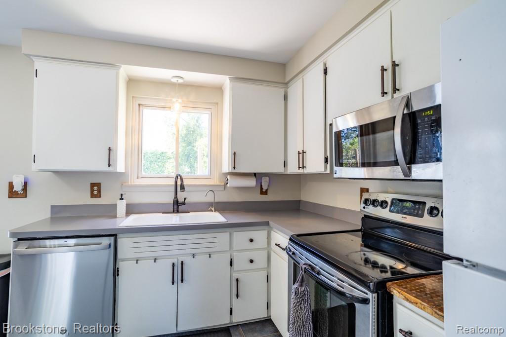 41309 Memphis Drive, Sterling Heights, MI 48313 — Photo 10