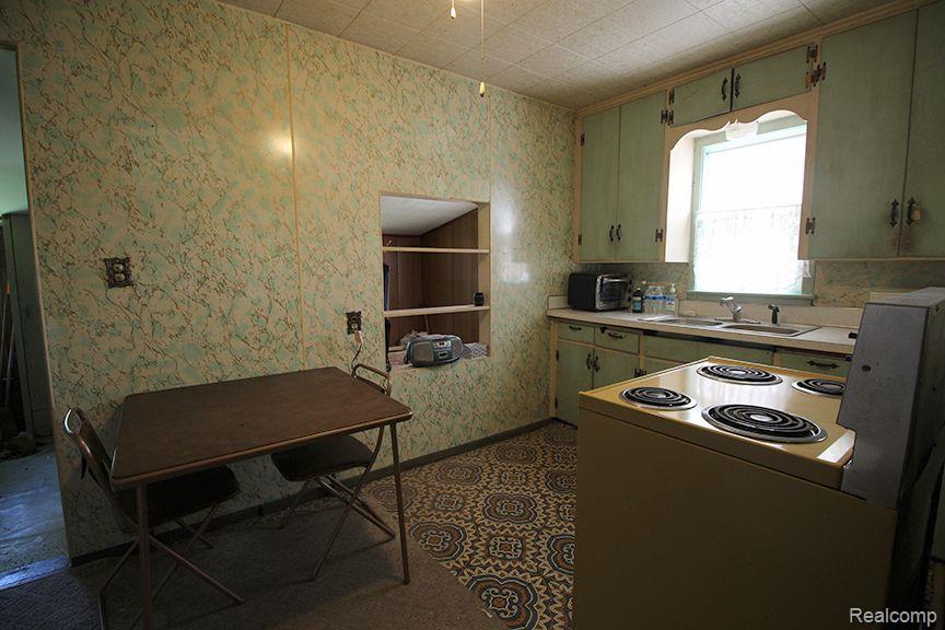 6123 E ATHERTON Road, Burton, MI 48519 — Photo 9
