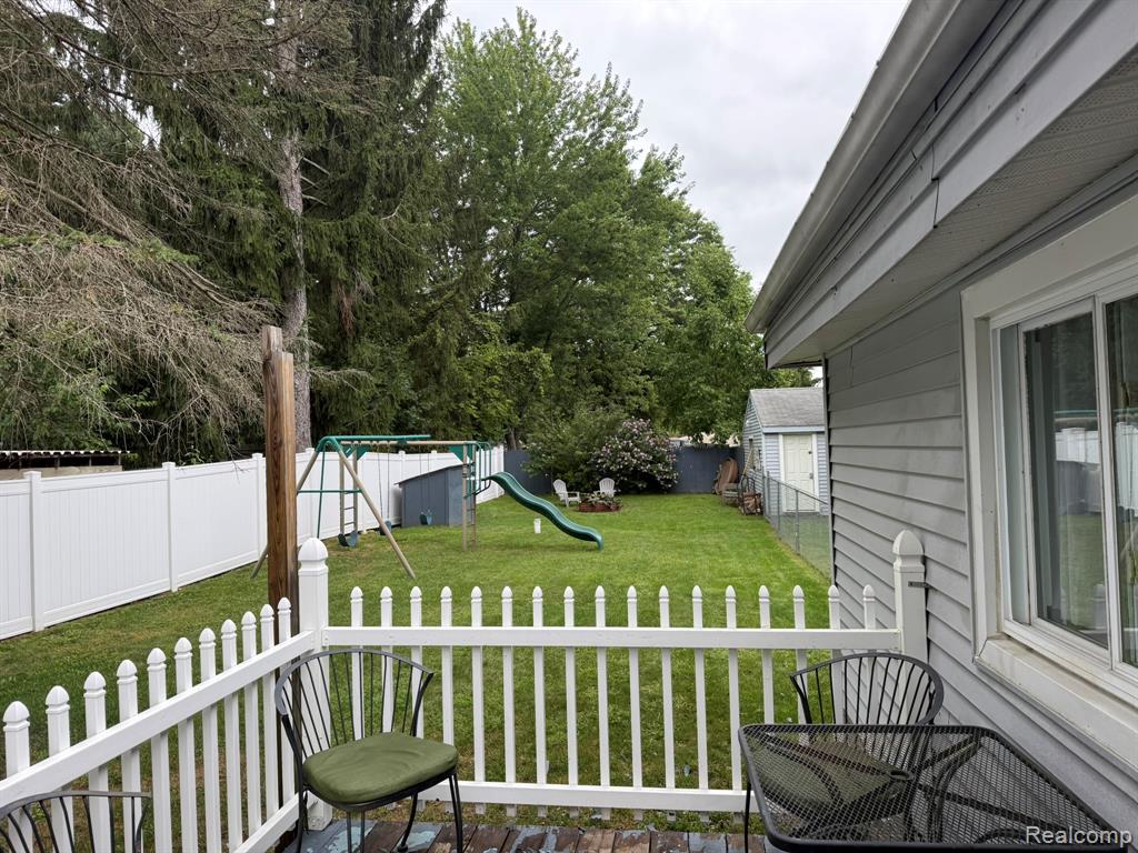 526 Cherokee Bend, Howell, MI 48843 — Photo 13