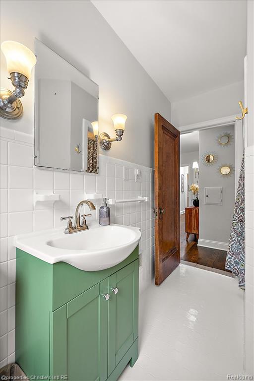 1253 Grayton Street, Grosse Pointe Park, MI 48230 — Photo 11