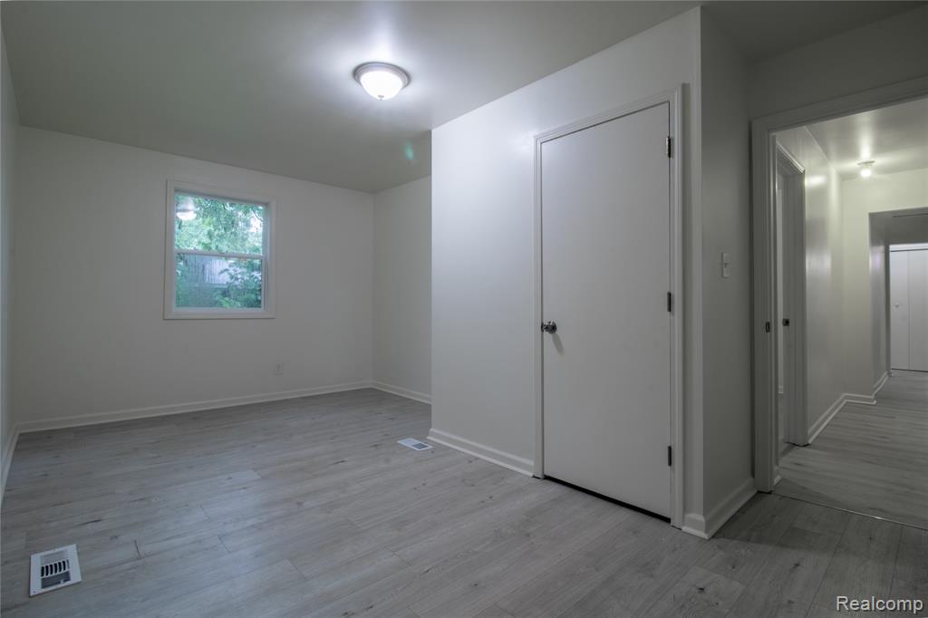 68 N Astor Street, Pontiac, MI 48342 — Photo 15