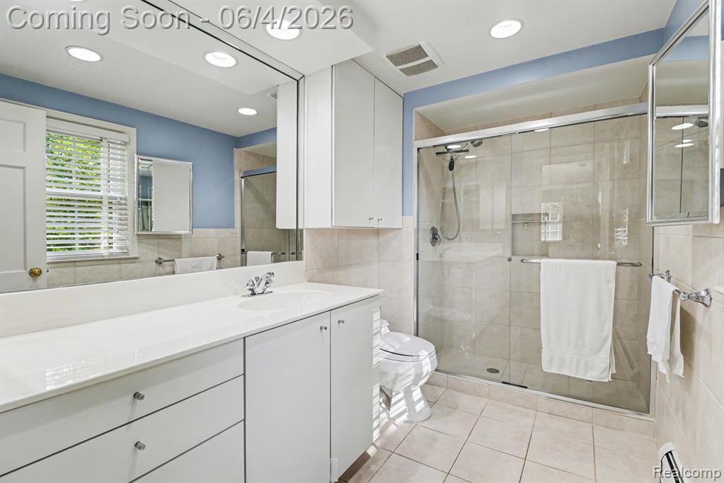 22586 N Nottingham Drive, Beverly Hills, MI 48025 — Photo 37