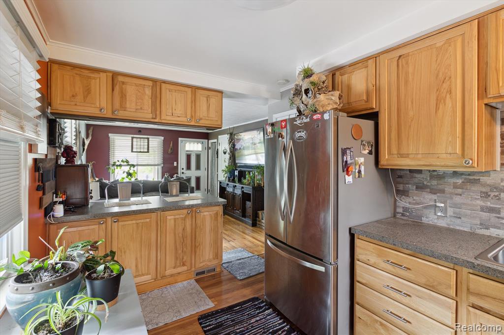 8025 Mayfair Street, Taylor, MI 48180 — Photo 10