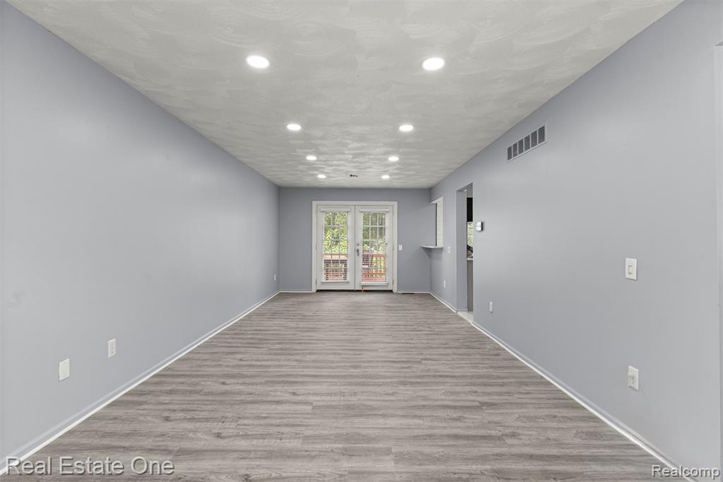 7985 Faircrest Drive, Ypsilanti, MI 48197 — Photo 13