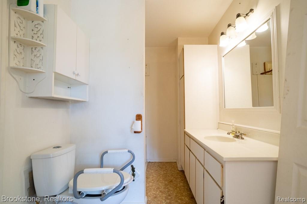 33100 30 Mile Road, Lenox, MI 48050 — Photo 22