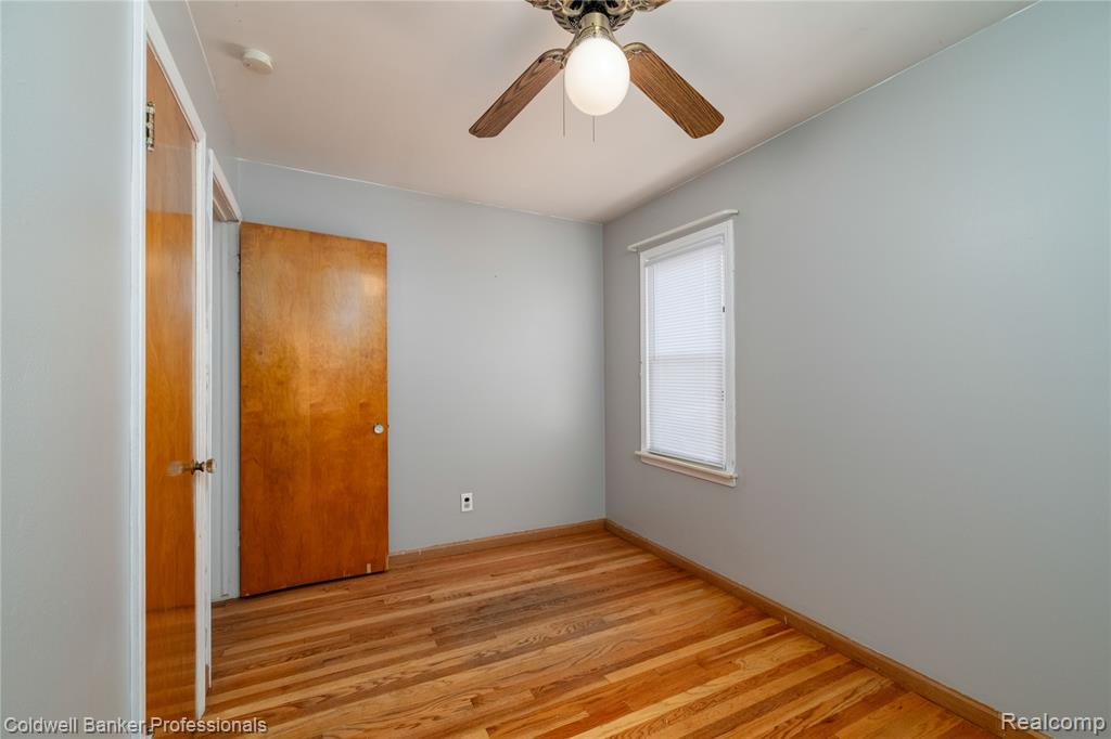 9388 Salem, Redford, MI 48239 — Photo 11